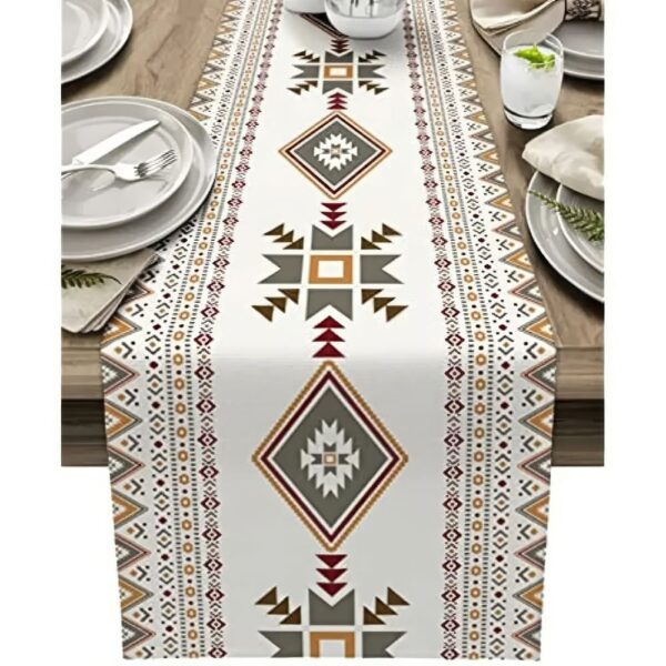 Long tissu crème à losanges ethniques rouges et verts, bordures à motifs